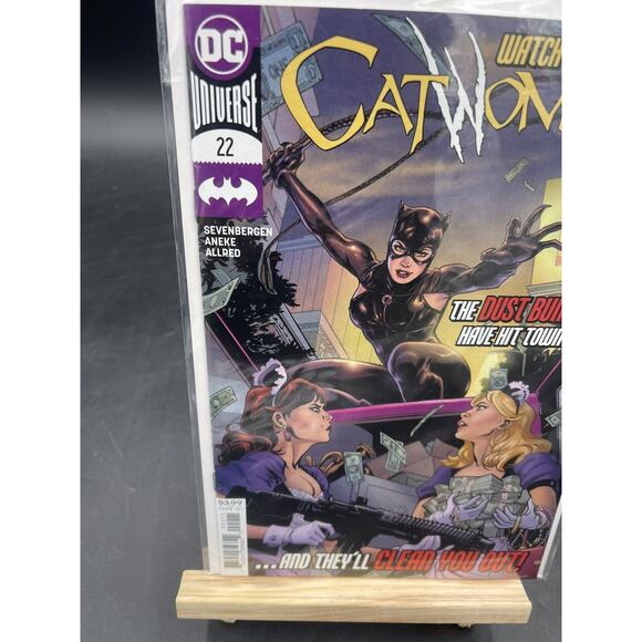 DC Comics Universe Watch Out, Catwoman! The Dust Bunnies. No.22 June 2020 Lot #2 - Picture 3 of 5